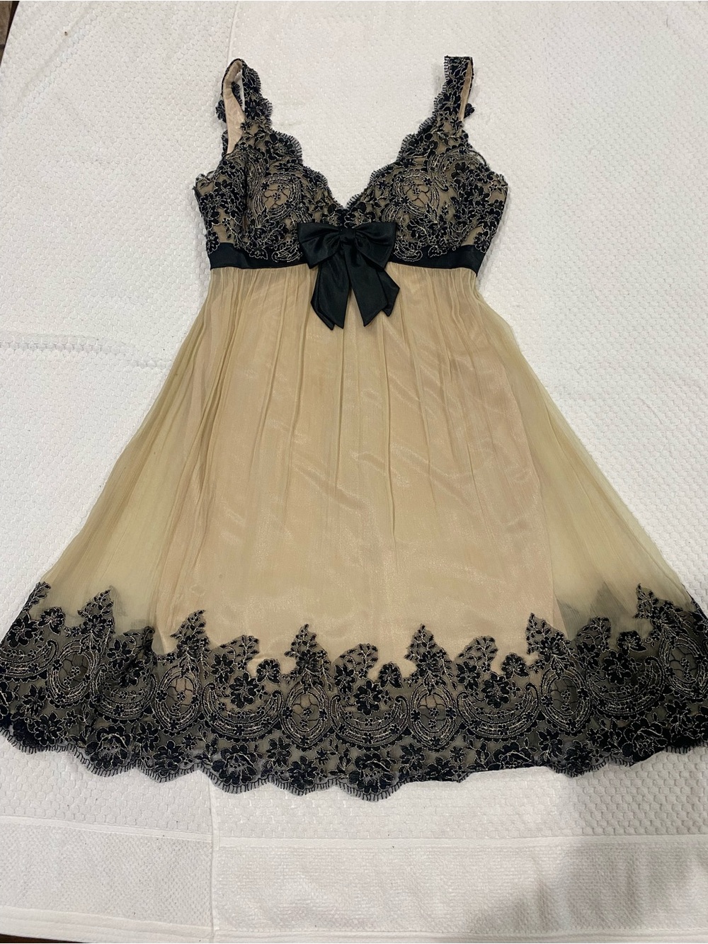 Sue Wong Nocturno Lace Babydoll Dress With Beige Lining and Black Lacetrim